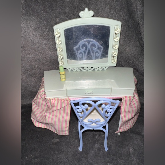 2002 Mattel Mary-Kate & Ashley Olsen Let’s Get Stylin’! Dressing Room B0175 Doll - Picture 7 of 12